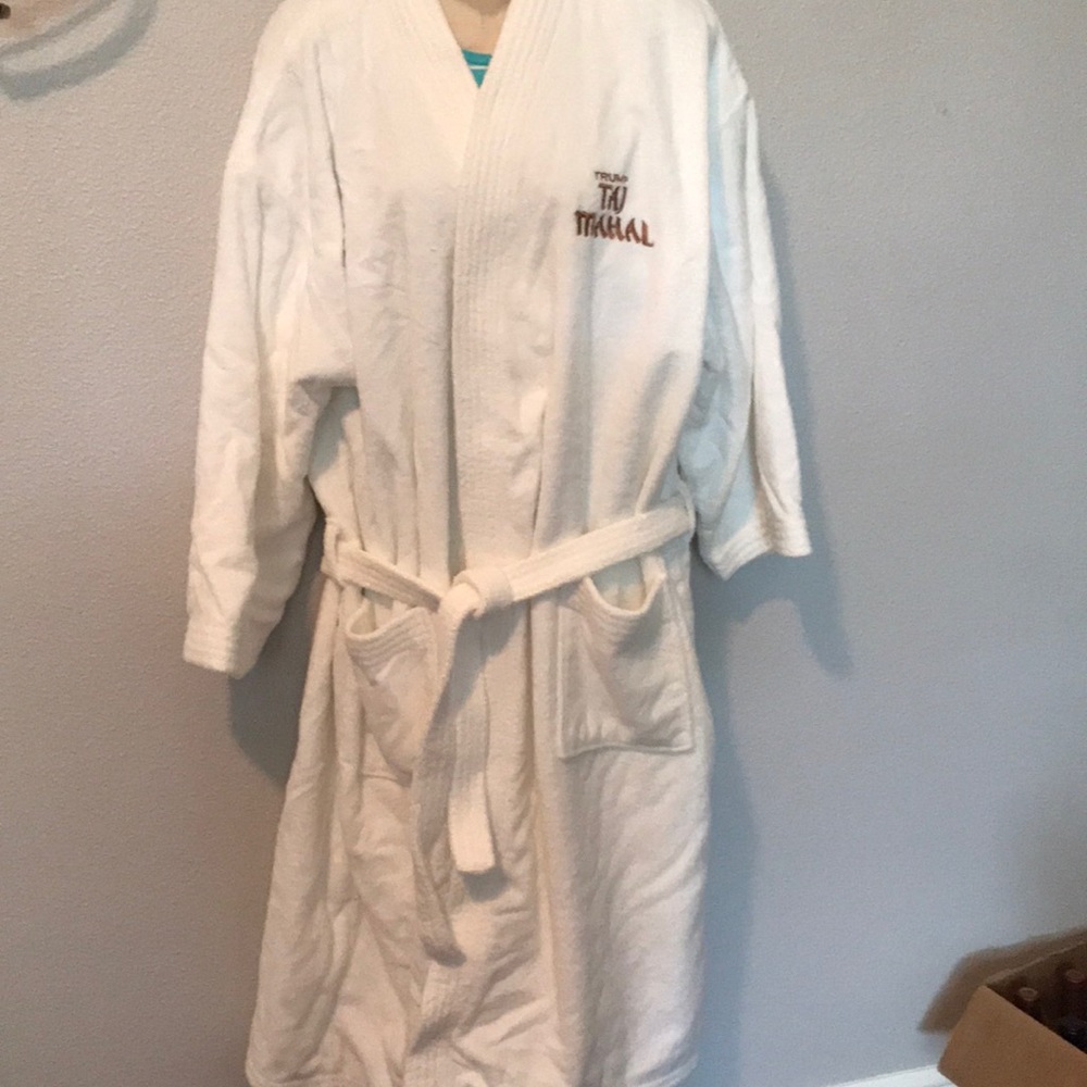 Trump velour terry cloth robe - Trump Taj Mahal